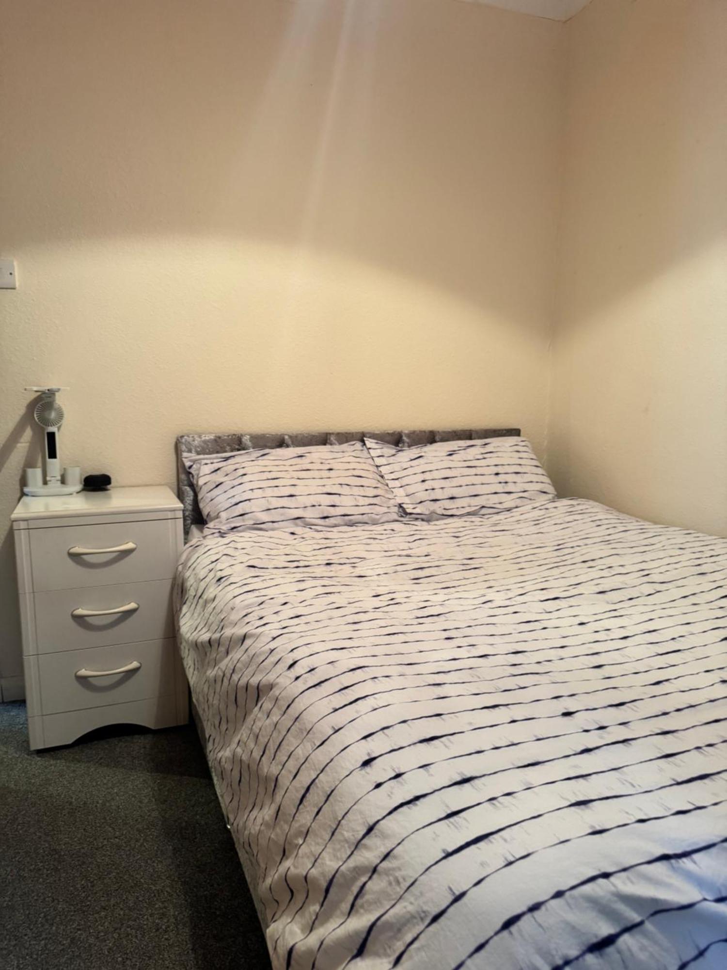 Jxb Homes - Lovely And Spacious Rooms Cliftonville Eksteriør bilde