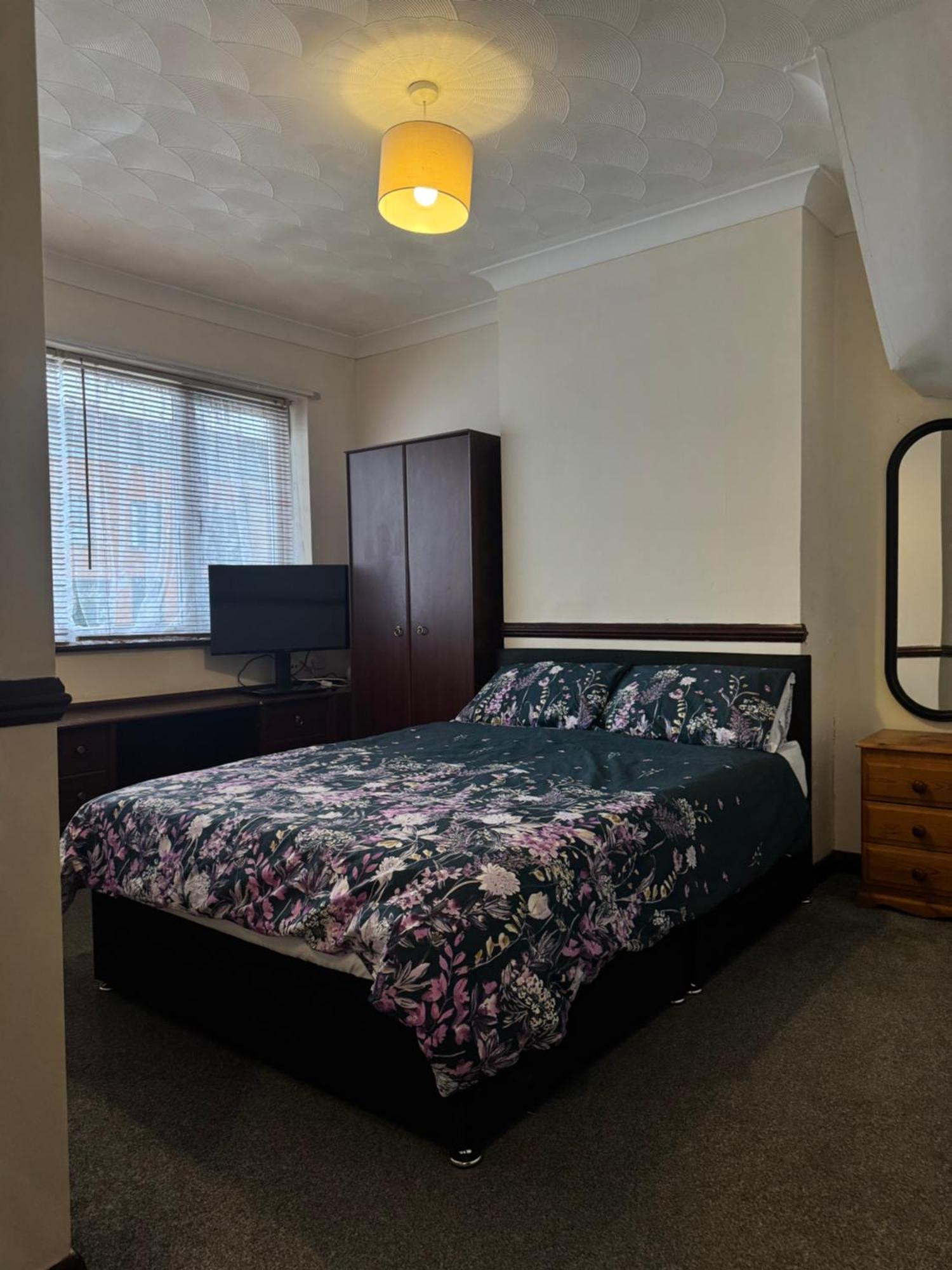 Jxb Homes - Lovely And Spacious Rooms Cliftonville Eksteriør bilde