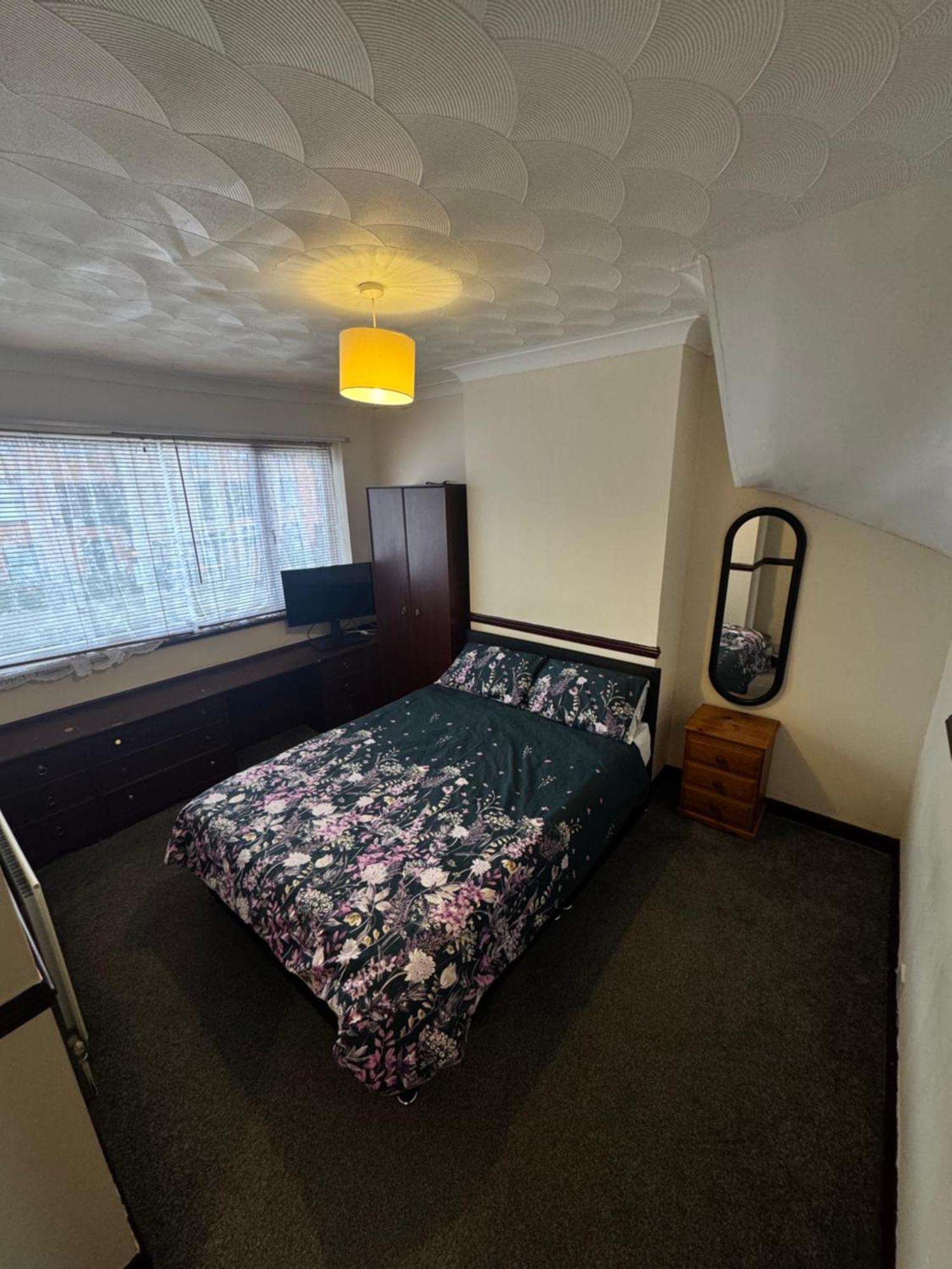 Jxb Homes - Lovely And Spacious Rooms Cliftonville Eksteriør bilde